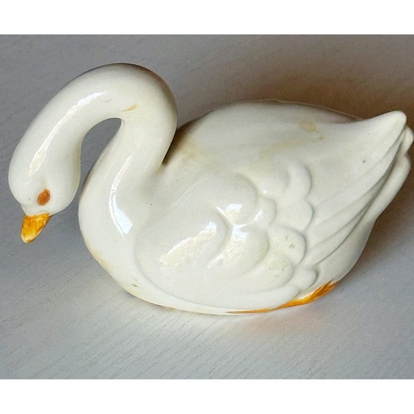 Simmons California Swan 1973 Porcelain Glazed White Figurine 5" Long And 3" Tall - Picture 4 of 8